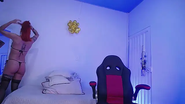 alejandrafitt online show from February 12, 4:51 am