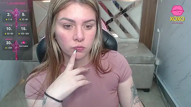 Snapshot of Paula_b_ chatting on May 1, 1:05 pm Paula b online show from May 1, 1:05 pm
