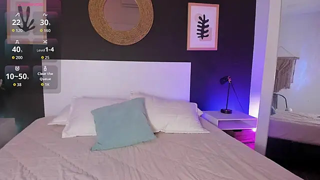 VioletPaket online show from February 8, 12:08 pm