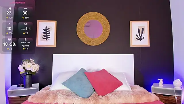 VioletPaket online show from April 7, 11:21 am