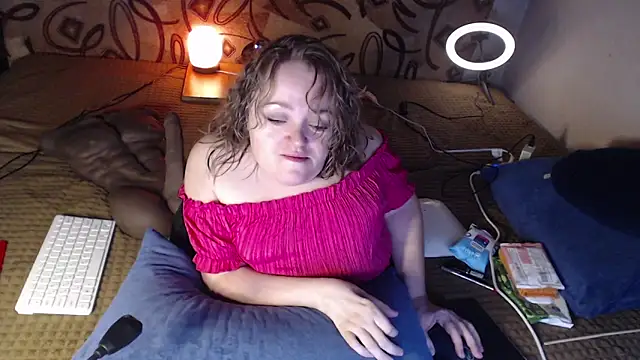 Snapshot of MiniNatalie chatting on January 25, 4:03 pm MiniNatalie online show from January 25, 4:03 pm