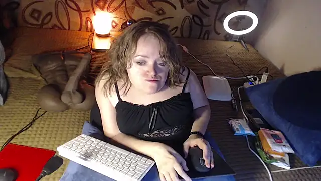 Snapshot of MiniNatalie chatting on January 25, 11:00 pm MiniNatalie online show from January 25, 11:00 pm