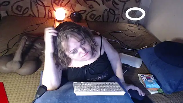 Snapshot of MiniNatalie chatting on January 26, 9:51 pm MiniNatalie online show from January 26, 9:51 pm