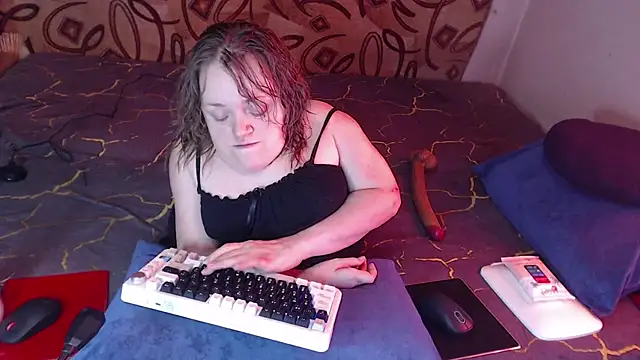 Snapshot of MiniNatalie chatting on February 24, 8:49 am MiniNatalie online show from February 24, 8:49 am