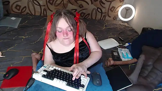 Snapshot of MiniNatalie chatting on March 8, 2:34 am MiniNatalie online show from March 8, 2:34 am