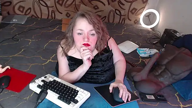 Snapshot of MiniNatalie chatting on March 11, 7:37 am MiniNatalie online show from March 11, 7:37 am