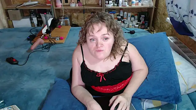 Snapshot of MiniNatalie chatting on September 30, 3:28 pm MiniNatalie online show from September 30, 3:28 pm