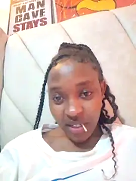 Snapshot of Sweet_mella chatting on April 18, 6:23 pm Sweet mella online show from April 18, 6:23 pm