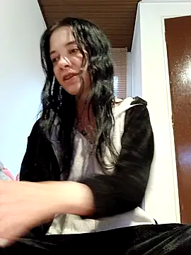 Snapshot of Isabella_21x chatting on April 27, 11:41 am Isabella 21x online show from April 27, 11:41 am