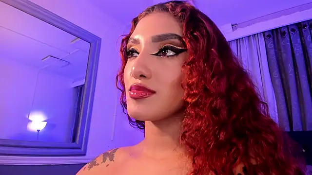 Snapshot of hallsredd chatting on December 7, 11:56 pm hallsredd online show from December 7, 11:56 pm