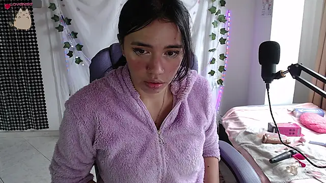 sophie north online show from February 3, 5:51 pm