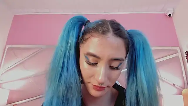 Snapshot of Lunapage chatting on March 18, 4:15 pm Lunapage online show from March 18, 4:15 pm