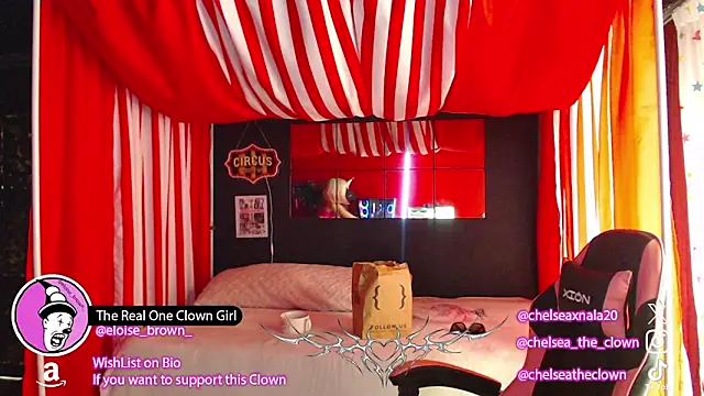 Snapshot of Eloise-brown chatting on April 20, 7:48 pm Eloise-brown online show from April 20, 7:48 pm