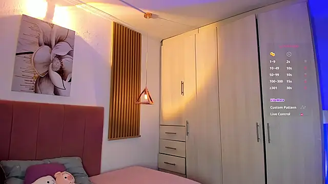 mia nevaeh online show from November 24, 9:14 pm