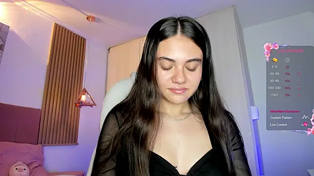 Snapshot of mia_nevaeh chatting on May 7, 8:36 pm mia nevaeh online show from May 7, 8:36 pm