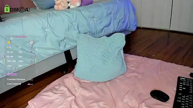 Snapshot of mia_nevaeh chatting on June 14, 2:24 am mia nevaeh online show from June 14, 2:24 am