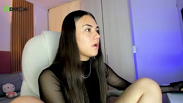 Snapshot of mia_nevaeh chatting on June 19, 8:45 pm mia nevaeh online show from June 19, 8:45 pm