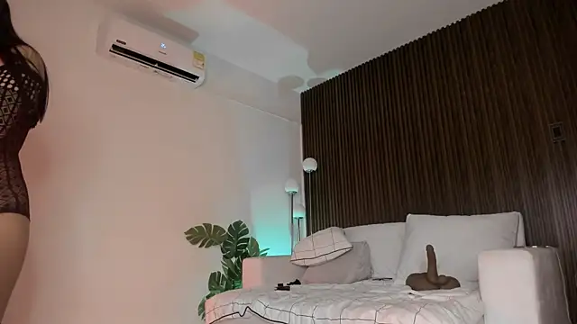 molly cams8 online show from June 5, 3:46 am