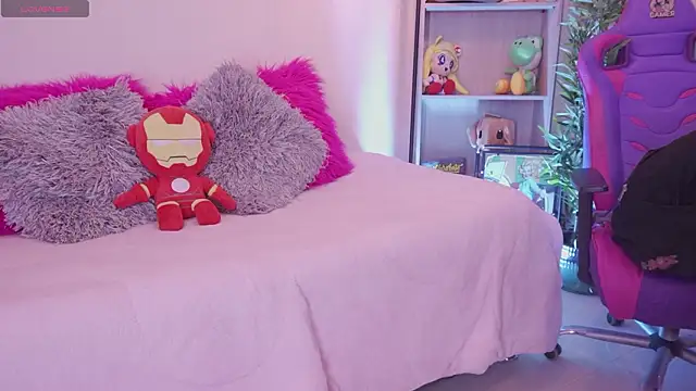 madelyn rose  online show from February 26, 1:59 am