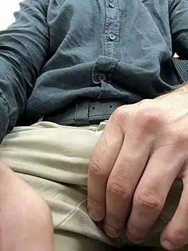 Snapshot of hotisraeli chatting on January 20, 5:48 am hotisraeli online show from January 20, 5:48 am