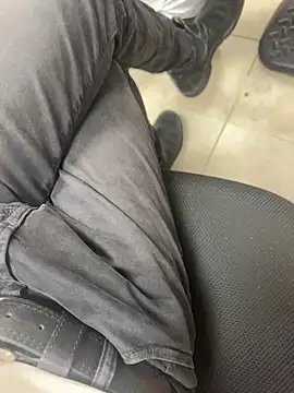 Snapshot of hotisraeli chatting on February 17, 8:19 am hotisraeli online show from February 17, 8:19 am