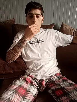 arenn1997 online show from January 18, 12:53 pm