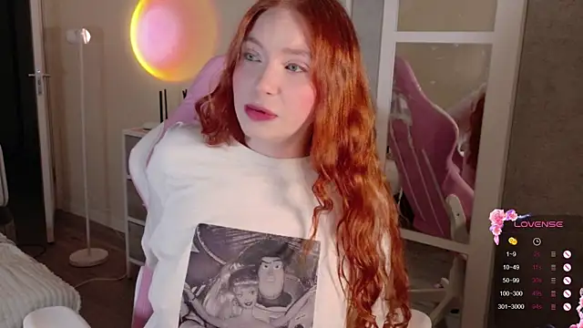 Snapshot of cinnabon_girls chatting on January 16, 6:23 pm cinnabon girls online show from January 16, 6:23 pm