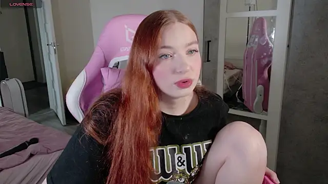 Snapshot of cinnabon_girls chatting on February 11, 11:48 am cinnabon girls online show from February 11, 11:48 am