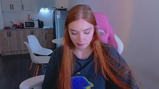 cinnabon girls online show from April 4, 4:26 pm