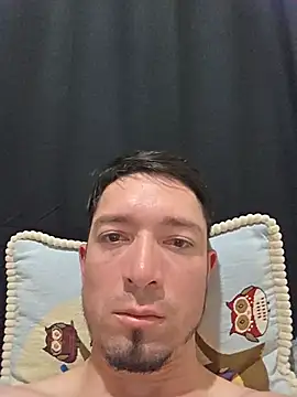 Snapshot of realg2307 chatting on July 14, 4:39 am realg2307 online show from July 14, 4:39 am