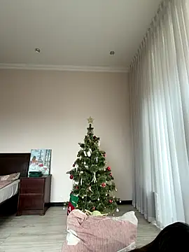 Hott Lolla online show from December 23, 8:34 am