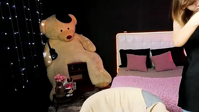 LitaBrom online show from November 27, 2:57 am