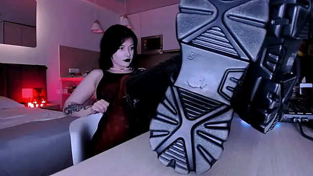 Snapshot of _Goddess_Misha_ chatting on December 21, 12:20 am  Goddess Misha  online show from December 21, 12:20 am