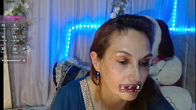 italagomez  online show from December 6, 3:08 am