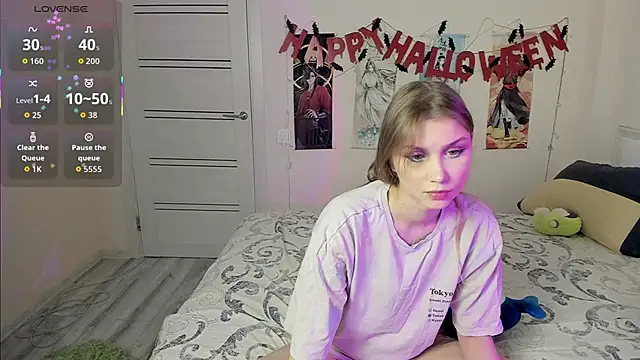 Snapshot of JorRoger chatting on October 27, 9:30 pm JorRoger online show from October 27, 9:30 pm