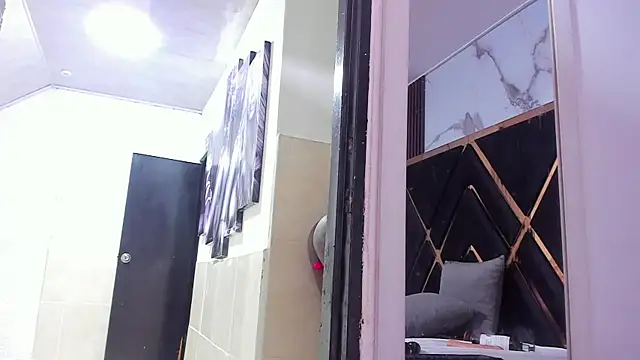 Snapshot of sweetebonny1 chatting on December 3, 4:39 pm sweetebonny1 online show from December 3, 4:39 pm