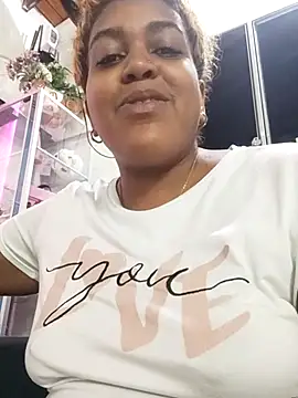 Snapshot of ELLA_KELLY chatting on April 14, 12:11 pm ELLA KELLY online show from April 14, 12:11 pm