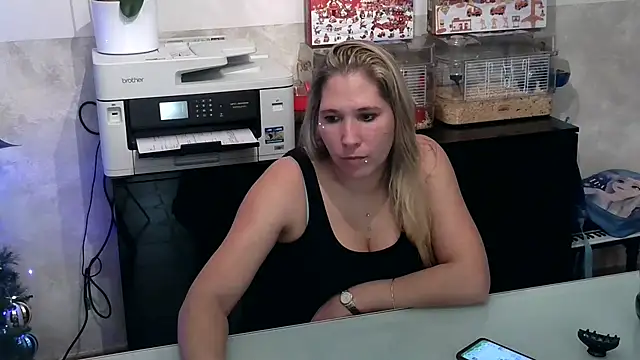 Snapshot of Chatonne69 chatting on December 19, 10:42 pm Chatonne69 online show from December 19, 10:42 pm