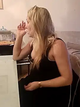 Snapshot of Chatonne69 chatting on December 28, 3:04 am Chatonne69 online show from December 28, 3:04 am