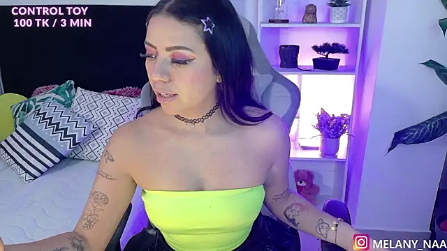 melany naa online show from February 6, 11:08 pm