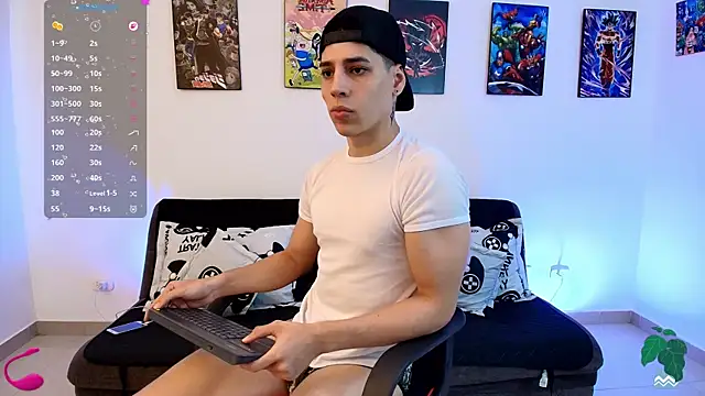 Snapshot of jonathanjoestar_ chatting on July 6, 9:39 pm jonathanjoestar online show from July 6, 9:39 pm