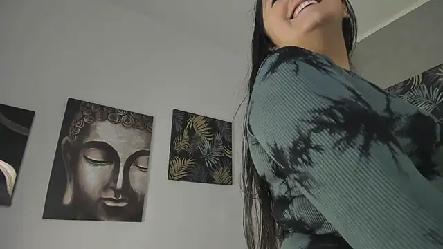 Kathia Morelli online show from April 7, 11:43 am