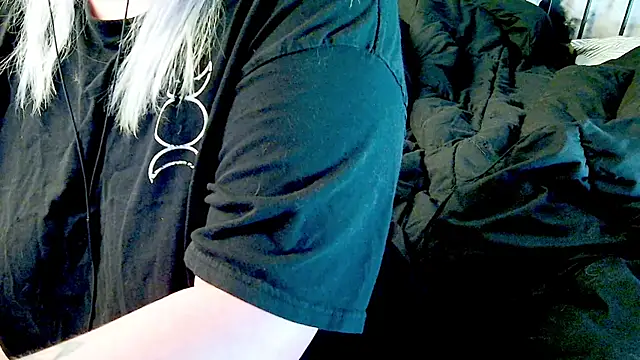 Snapshot of doomednympho chatting on October 26, 8:48 pm doomednympho online show from October 26, 8:48 pm