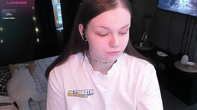 Snapshot of EvaBae chatting on December 3, 10:28 am EvaBae online show from December 3, 10:28 am