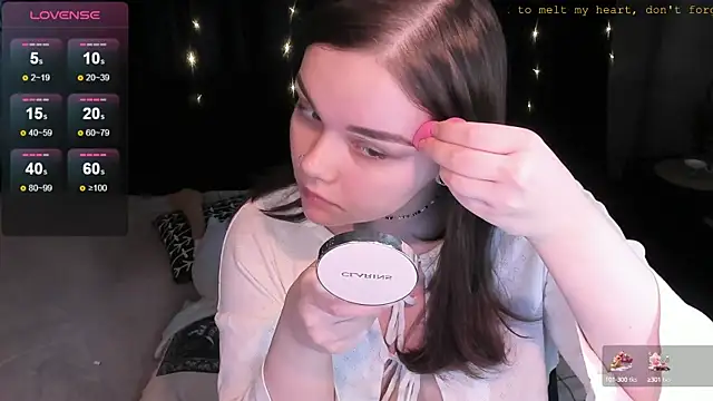 Snapshot of EvaBae chatting on December 26, 9:33 am EvaBae online show from December 26, 9:33 am