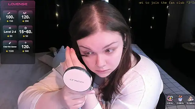 Snapshot of EvaBae chatting on December 28, 9:20 am EvaBae online show from December 28, 9:20 am