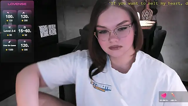 Snapshot of EvaBae chatting on January 15, 12:25 pm EvaBae online show from January 15, 12:25 pm