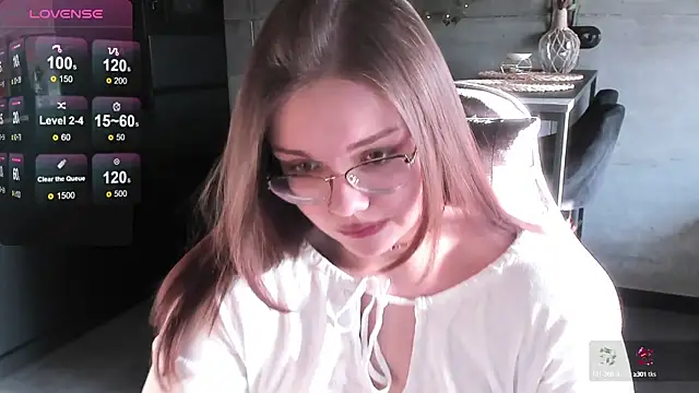 Snapshot of EvaBae chatting on January 21, 11:03 am EvaBae online show from January 21, 11:03 am