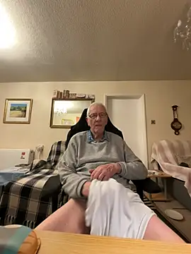 cutaboverest online show from January 31, 10:52 pm