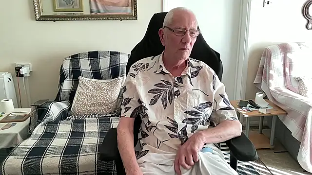 cutaboverest online show from April 19, 4:50 pm